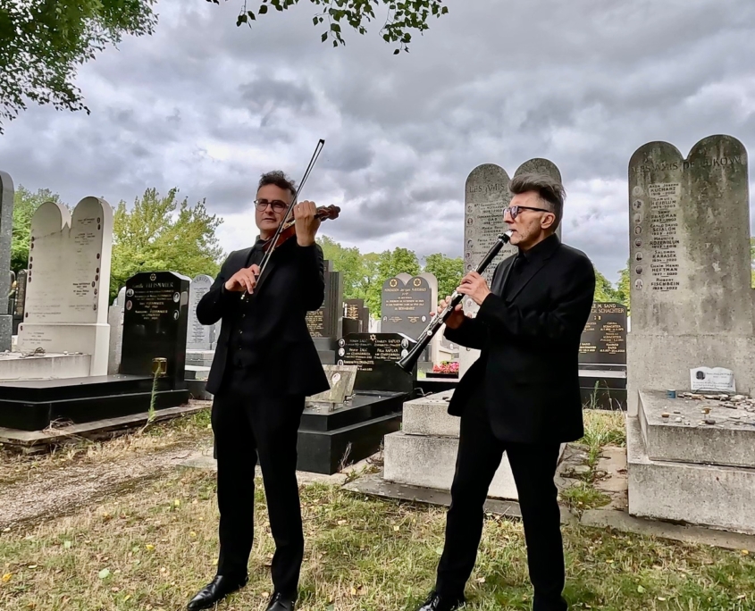 Duo de musiciens pour des obsèques